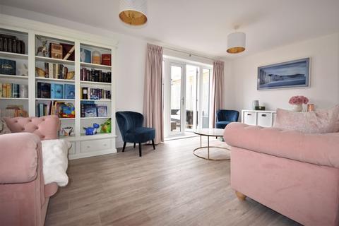 14 Keepsake Close, Farnham, GU9 7GS