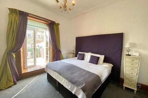 5 Alloway Place, Ayr, KA7 2AA