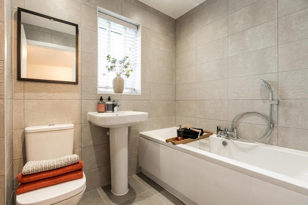 First floor family bathroom