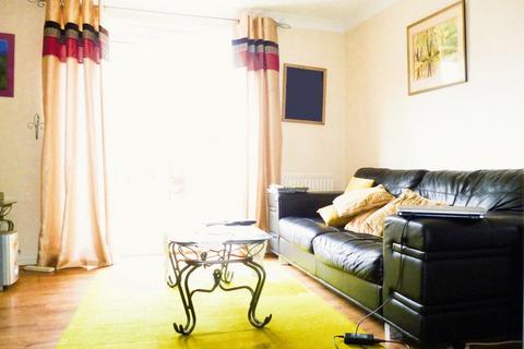 2 bedroom terraced house to rent, Arden Close, Thamesmead, London SE28