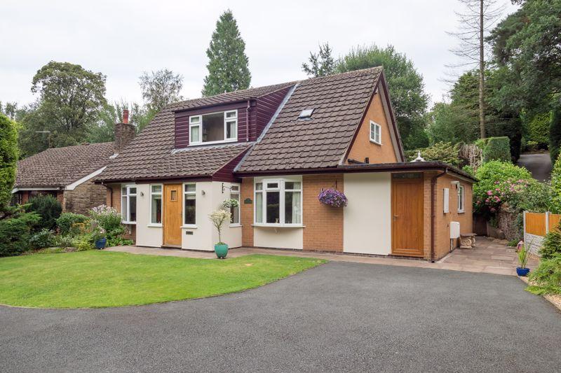 Congleton Road, Biddulph. ST8 7SF 3 bed detached house £375,000