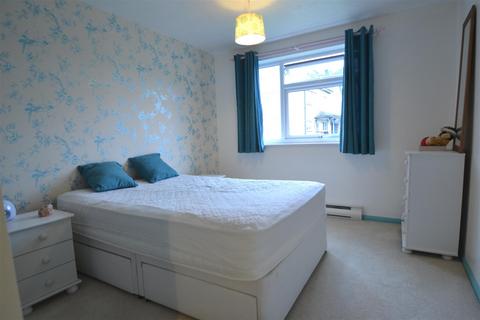 1 bedroom flat to rent, Woodgrange Court, Rawdon Drive, Hoddesdon,Hertfordshire