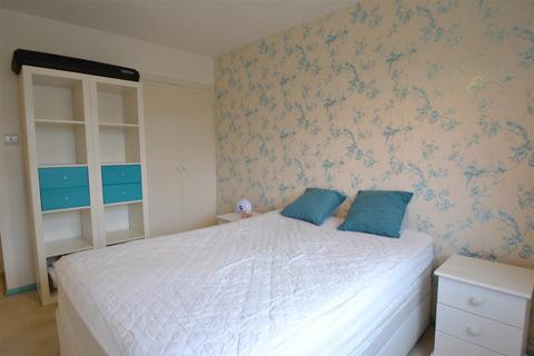 1 bedroom flat to rent, Woodgrange Court, Rawdon Drive, Hoddesdon,Hertfordshire