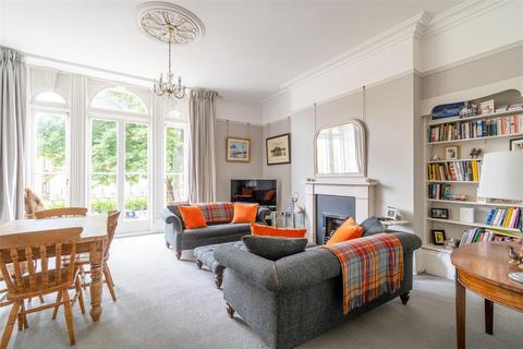 27 Canynge Square, Bristol, BS8 3LB