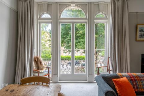 27 Canynge Square, Bristol, BS8 3LB
