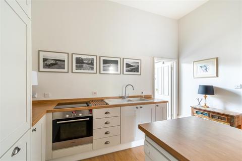 27 Canynge Square, Bristol, BS8 3LB