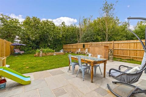 68b Arundel Road, Angmering, Littlehampton, BN16 4LL