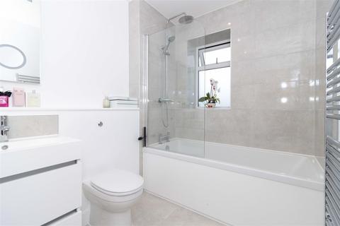 68b Arundel Road, Angmering, Littlehampton, BN16 4LL