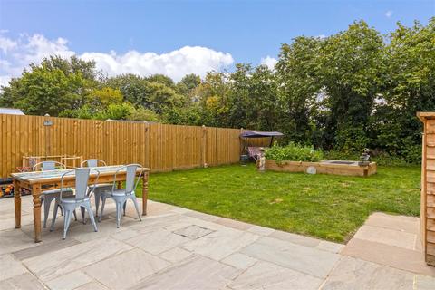 68b Arundel Road, Angmering, Littlehampton, BN16 4LL