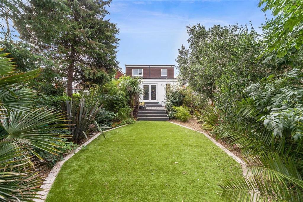 Dale View, Hove, East Sussex 5 bed semidetached house £589,950