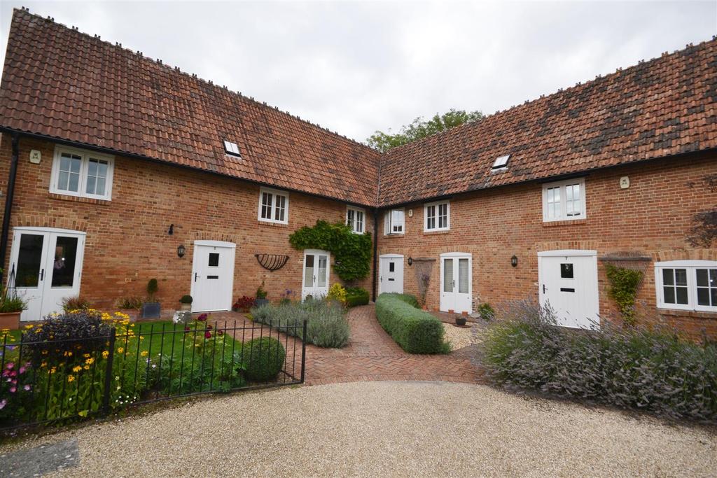 Home Farm Buildings, Puddletown 2 bed barn conversion £305,000