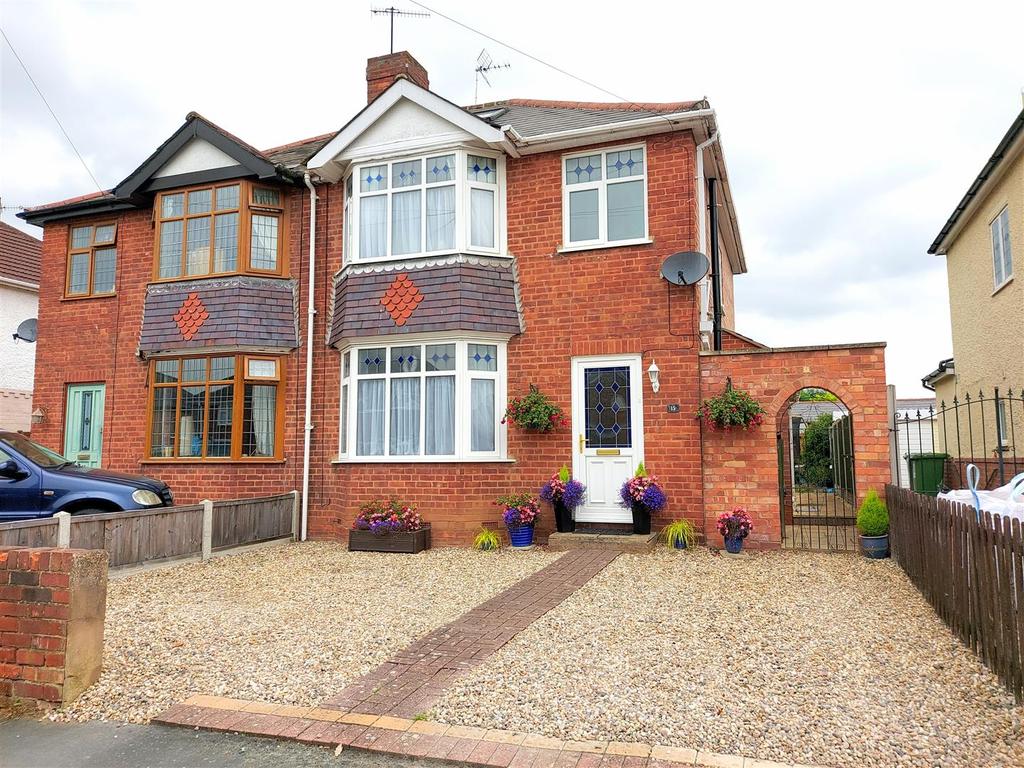 Francis Road, StourportOnSevern 3 bed semidetached house £250,000