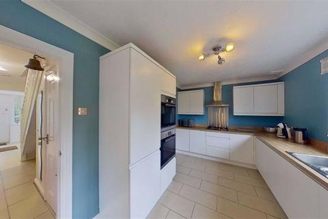 2 Jenkins Close, Shenley Church End, Milton Keynes, MK5 6HX