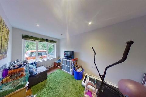 2 Jenkins Close, Shenley Church End, Milton Keynes, MK5 6HX