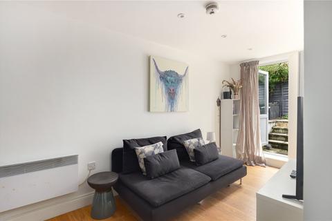 Flat A, 91a Roman Road, London, E2 0QN