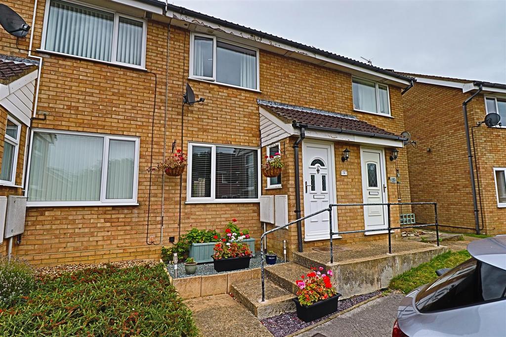 Wannock Close, Carlton Colville 2 bed house £180,000