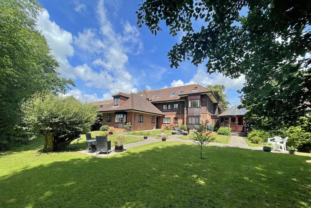 Keymer Road, Hassocks, West Sussex, BN6 8QP 1 bed apartment for sale