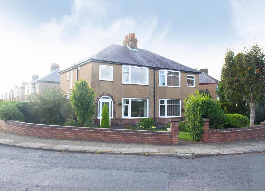 Feniscliffe Drive, Blackburn, BB2 2UF 3 bed semidetached house £195,000