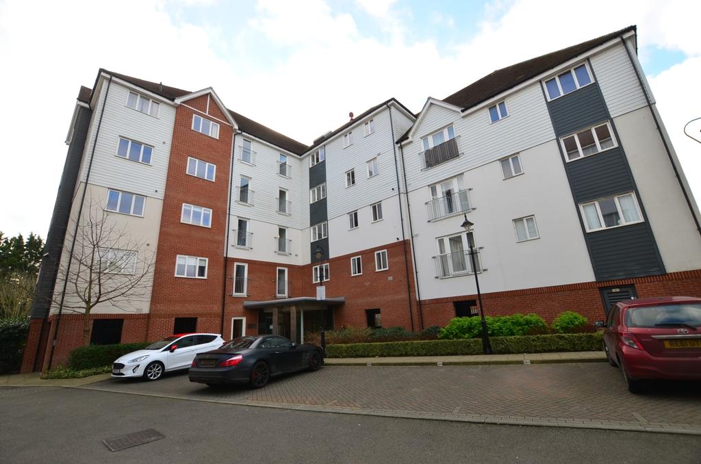 Westwood Drive Canterbury CT2 2 bed apartment £1,200 pcm (£277 pw)
