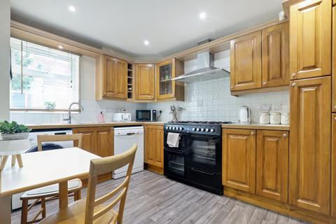 41 Amethyst Drive, Sittingbourne, ME10 5JR