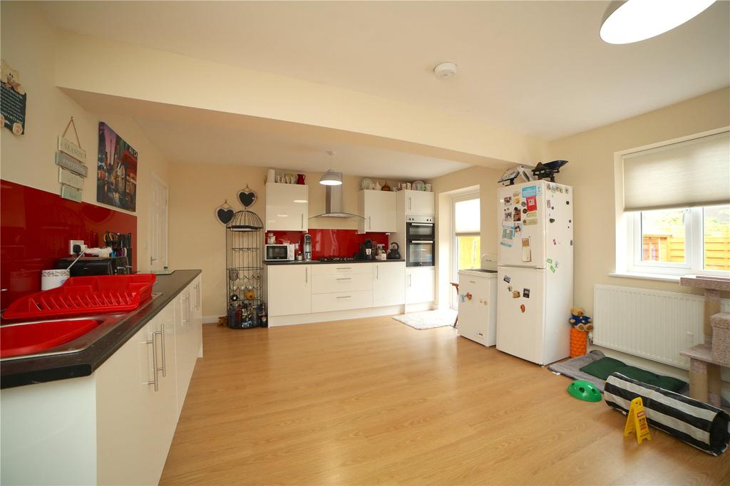 Admirals Way, Shifnal, TF11 3 bed detached house £400,000