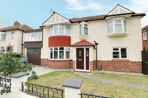 90 Ashley Road, Harwich, CO12 4AP