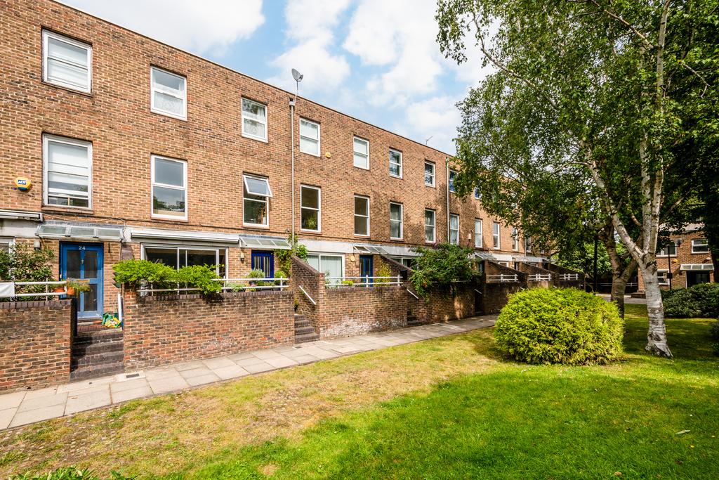 Christchurch Square, London E9 4 bed townhouse £1,100,000