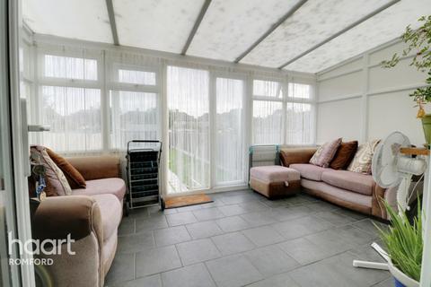 91 Fourth Avenue, Romford, RM7 0UH