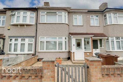 91 Fourth Avenue, Romford, RM7 0UH