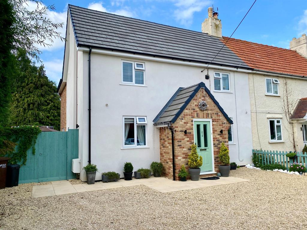 Moorend Lane, Slimbridge, Glos, GL2 7DG 3 bed semidetached house £