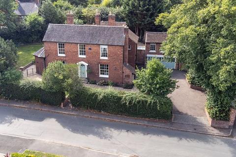 1 Hints Road, Hopwas, Tamworth, B78 3AB