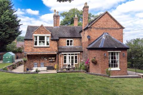 1 Hints Road, Hopwas, Tamworth, B78 3AB