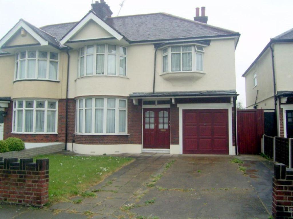 Upney Lane, Barking 1 bed flat £900 pcm (£208 pw)