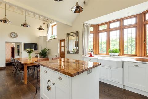 Pear Tree House, 84 High Street, Haslemere, GU27 2LA