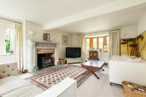 Pear Tree House, 84 High Street, Haslemere, GU27 2LA