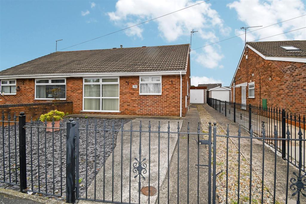 Ark Royal, Bilton, Hull 2 bed semidetached bungalow £145,000