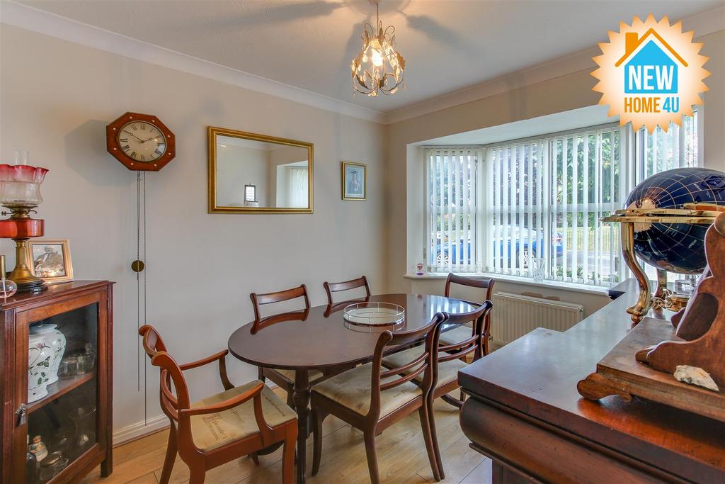 Dining room: