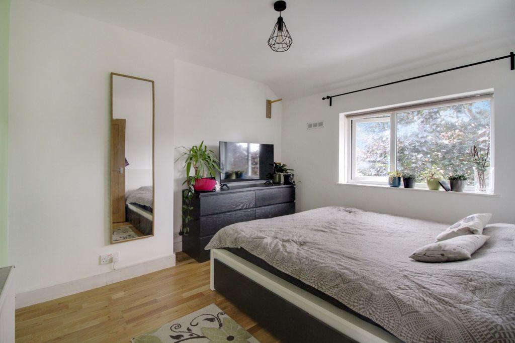 Bedroom 1 (Double)