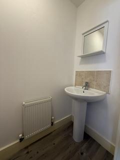 3 bedroom terraced house to rent, Aspen Gardens, Worsborough, Barnsley S70