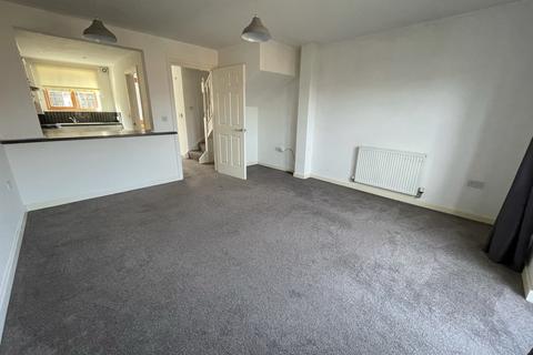 3 bedroom townhouse to rent, Beckett Street, Barnsley S71