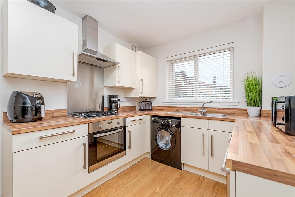 Kitchen/Dining Area