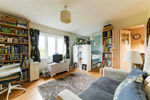 18 Gresham Way, London, SW19 8ED