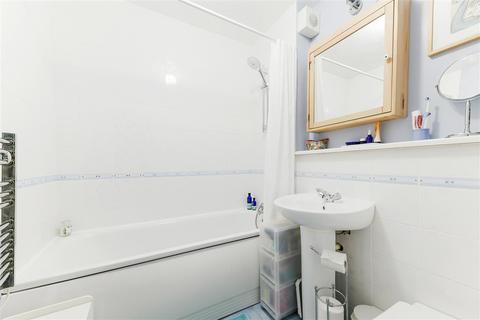 18 Gresham Way, London, SW19 8ED