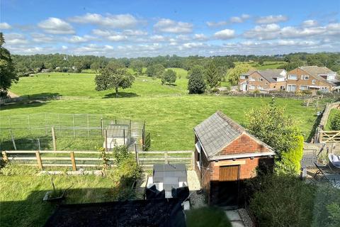 98 Moorside, Cleckheaton, BD19 6JX