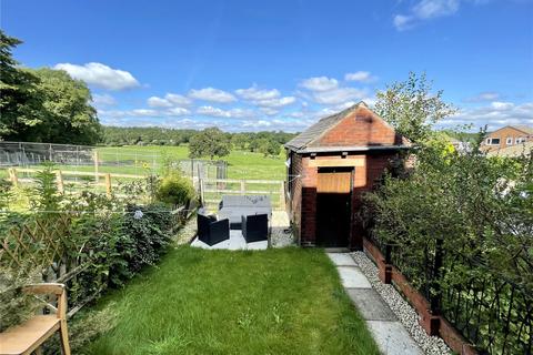 98 Moorside, Cleckheaton, BD19 6JX
