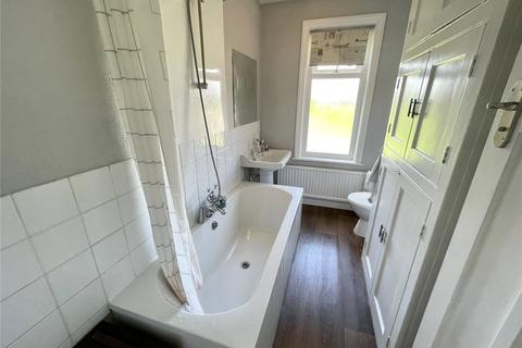 98 Moorside, Cleckheaton, BD19 6JX