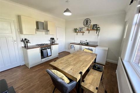 98 Moorside, Cleckheaton, BD19 6JX