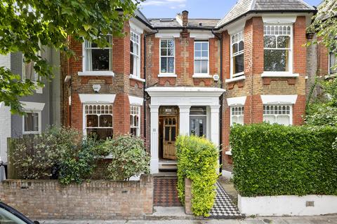 31 Durlston Road, London, E5 8RP