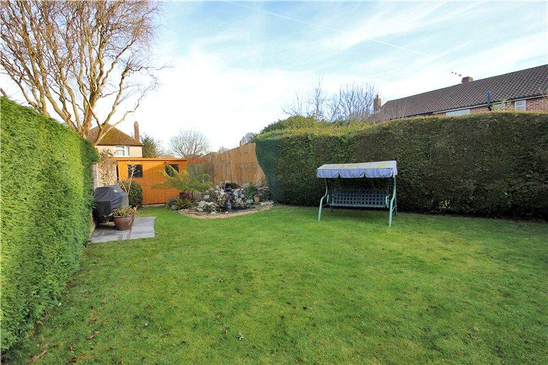 Oakley Drive, Bromley, Kent, BR2 4 bed detached house £575,000