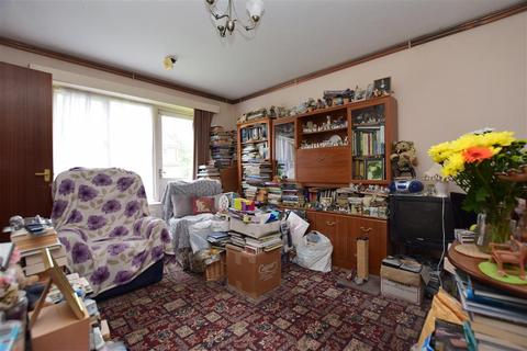 42 Chester Close, Pixham, Dorking, RH4 1PP